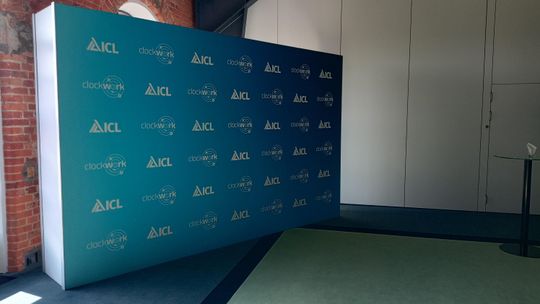 Co powinno znaleźć się na nowoczesnym stoisku targowym?