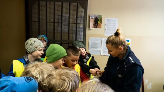 Dzieci ze Szkoły Podstawowej nr 2 odwiedziły nowodworskich policjantów