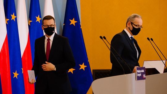 Tylu zakażeń jeszcze nie było. Morawiecki i Niedzielski ogłaszają nowe zasady