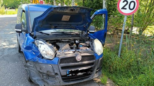Zderzenie dwóch samochodów w Tujsku