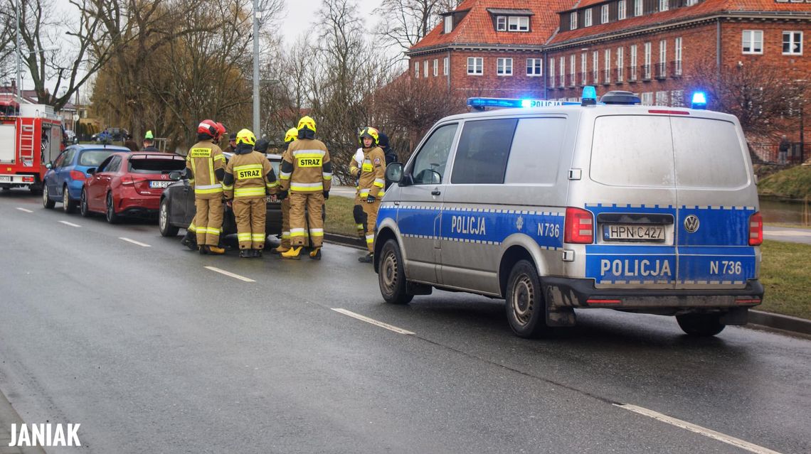 Zderzenie trzech aut przy ul. Morskiej w Nowym Dworze Gdańskim